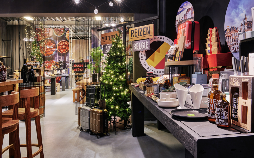 end-of-year gift showroom